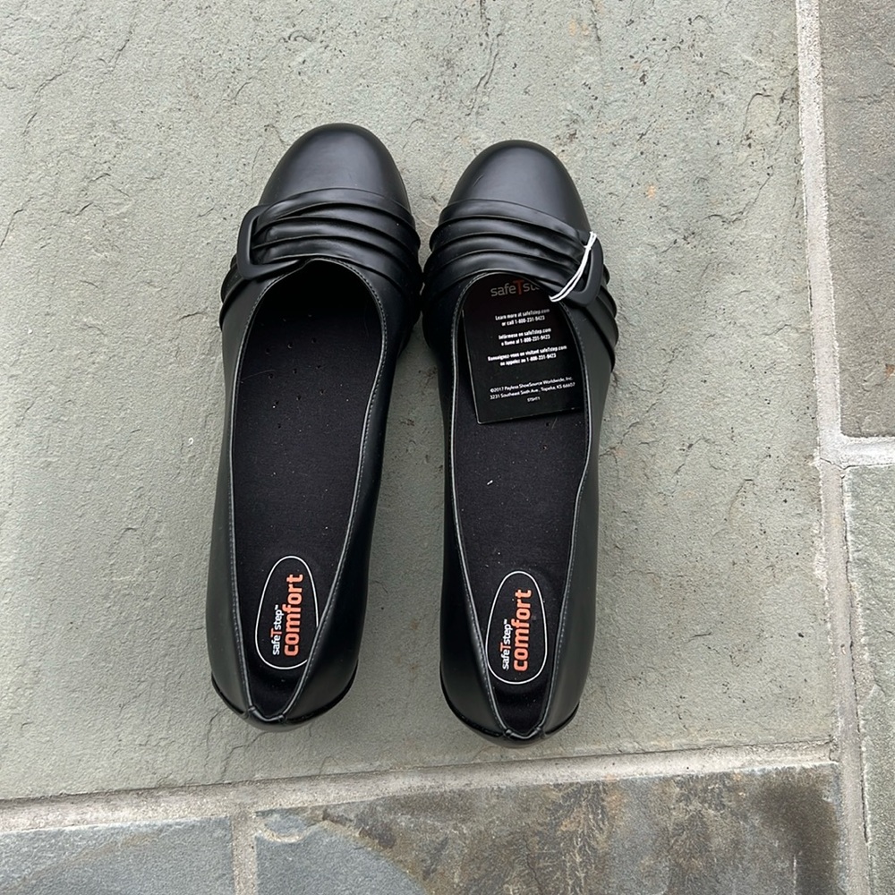Size 11 SafeTstep Slip-Resistant Pumps | NWT